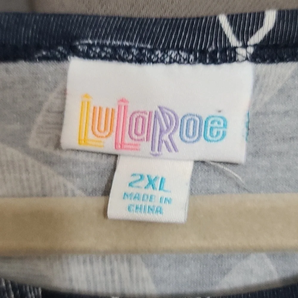 LuLaRoe Simply Comfortable Woms Shirt Tunic Navy W/ White Leaves High Low Hem 2X - Picture 3 of 7